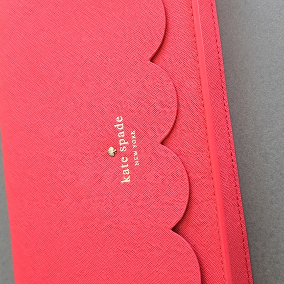 Kate Spade clutch wristlet scallop trim bag - Picture 4 of 16